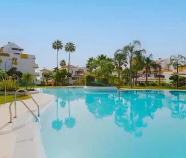 Alquiler de piso en Calle Cartajima - Photo 2