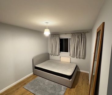 Room in a Shared House, Alnwick Road, E16 - Photo 2