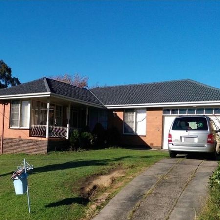 Perfect Location&excl; - in the Heart of Doncaster East&excl; - Photo 3