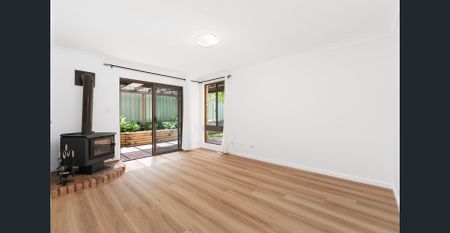 Three bedroom two storey townhouse - Photo 2