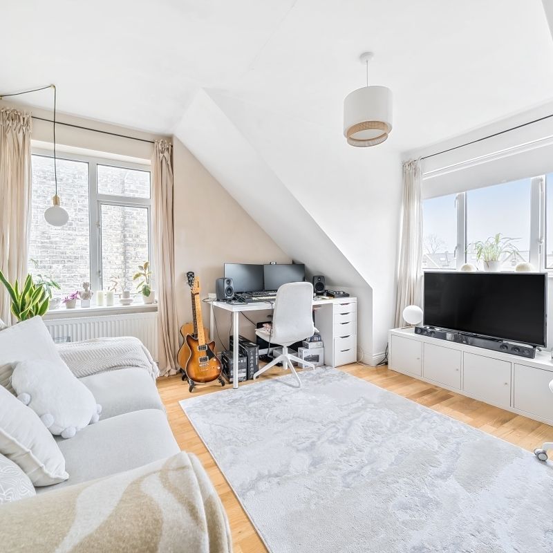 2 bedroom flat to rent - Photo 1