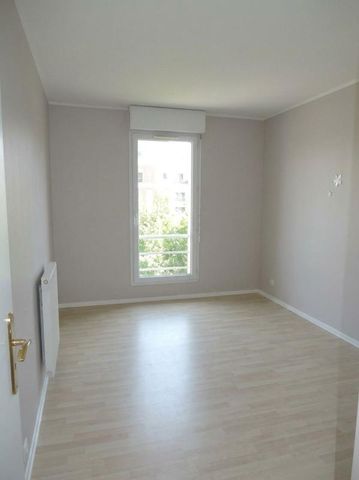 Location Appartement 3 pièces 64m² VITRY SUR SEINE 94400 - Photo 2