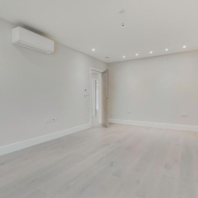 6 bedroom semi-detached house to rent - Photo 1