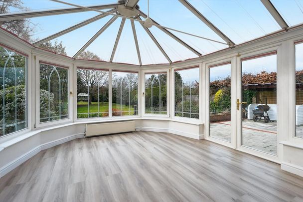 5 bedroom detached house to rent - Photo 1