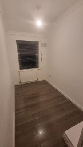 4 bedroom semi-detached house to rent - Photo 4