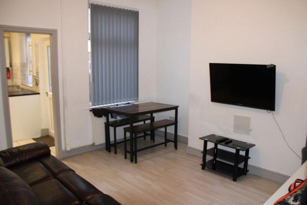 4 bedroom house to rent - Photo 1