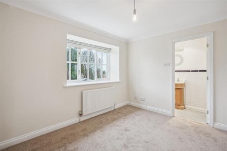 3 bedroom terraced house to rent - Photo 5
