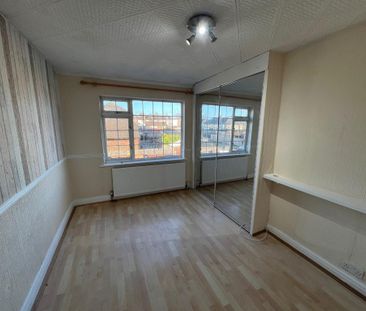 4 bedroom terraced house to rent - Photo 3