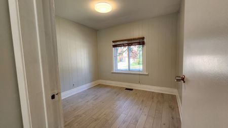 For Lease - 207 Olive Avenue, Toronto, Ontario - Photo 3