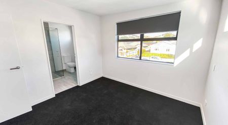 Executive Townhouse - Photo 2