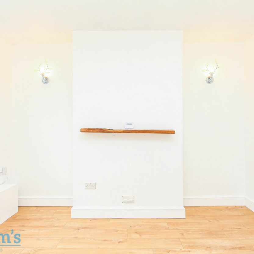 3 bed Mid Terraced House for Rent - Photo 1