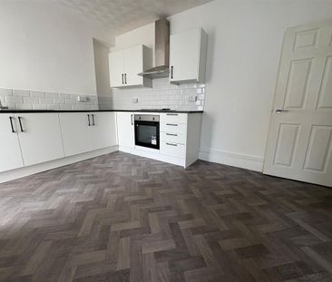 3 bedroom end of terrace house to rent - Photo 6