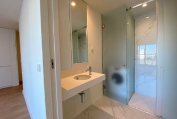 Apartamento T1 para Arrendamento com Varanda e Lugar de Estacionamento em Paranhos