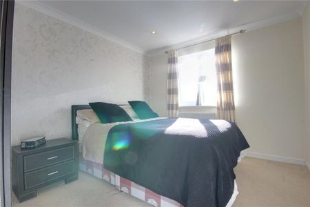 4 bedroom detached house to rent - Photo 4