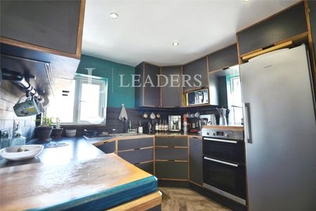 2 bedroom apartment to rent Browning Road, CM7 - Photo 4