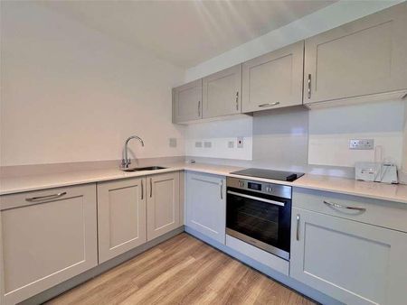 Threadneedle Road, Farnham, Surrey, GU9 - Photo 4