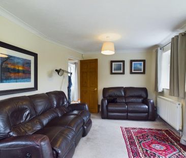 3 bedroom detached house to rent - Photo 2