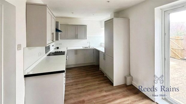 3 bedroom terraced house to rent - Photo 1