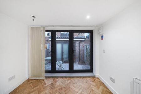 6 bedroom terraced house to rent - Photo 3