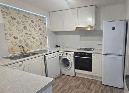 St Georges Way, Wolverton, MK12 - Photo 4