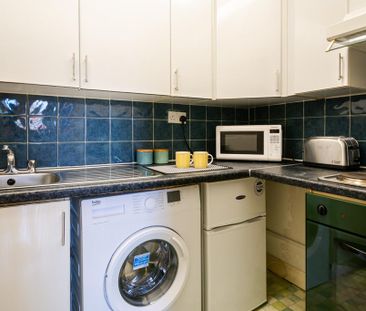 1 bedroom flat to rent - Photo 4