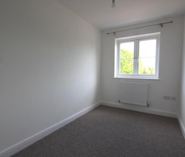 3 bedroom end of terrace house to rent - Photo 5