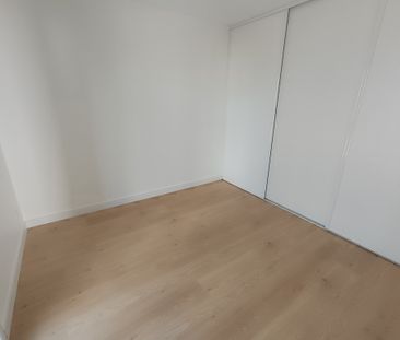 Location Appartement 4 pièces 83m² LA ROCHE SUR YON 85000 - Photo 2