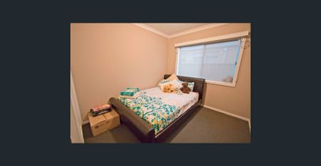 Wonderful 3 Bedroom Home - Photo 2