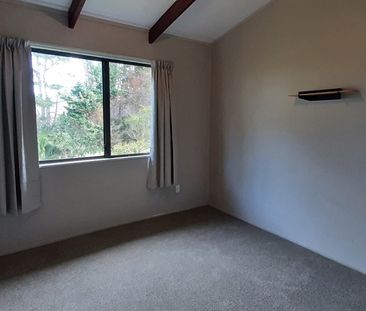 Great Location 3 bed Family home - Photo 2