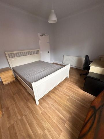 4 bedroom terraced house to rent - Photo 3