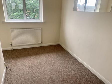 3 bed end of terrace to rent Wyndale Drive, DE7 - Photo 3