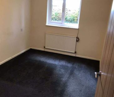 2 Bedroom Flat to Rent in Larches - Photo 3