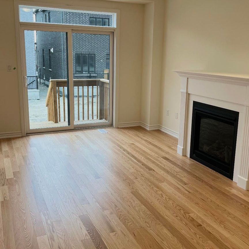 For Lease - 1131 Plymouth Drive Unit# Upper, Oshawa, Ontario - Photo 1