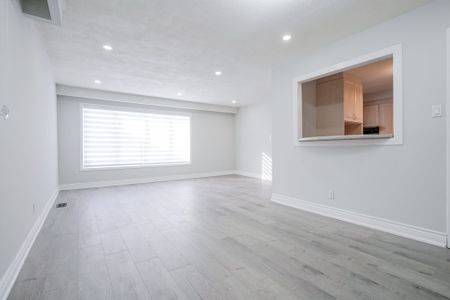 For Lease - 765 Morrish Road Unit# Bsmt, Toronto, Ontario - Photo 4