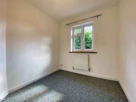 4 bedroom semi-detached house to rent - Photo 5