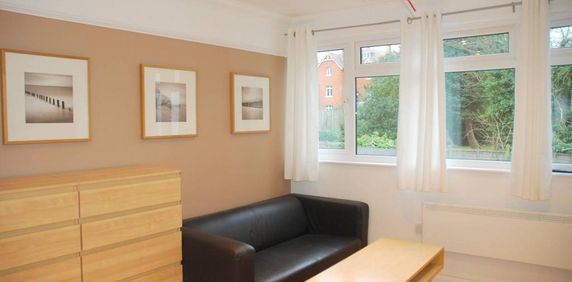 Studio to rent - Photo 2