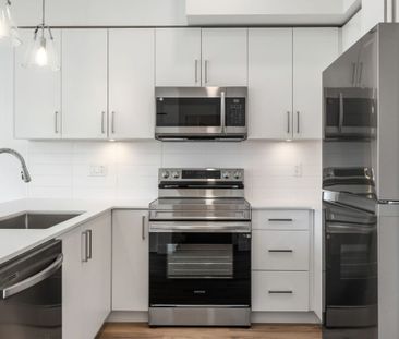 Brand New Condo in Sterling at Bell Centre A2 – First 2 Months Rent... - Photo 3