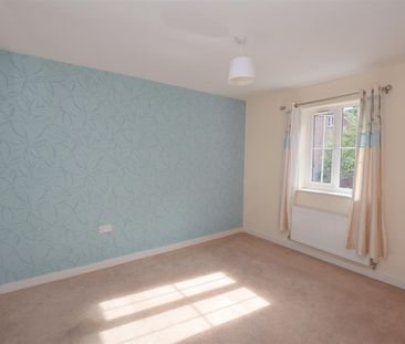 4 bed town house to rent in Chervil Close, Newcastle - Photo 2