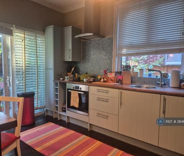 2 bedroom flat to rent - Photo 5