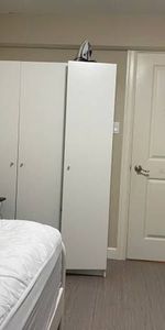 999$ FULLY FURNISHED BEDROOM - Photo 3