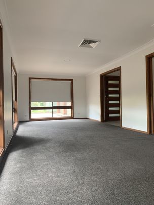 Within walking distance of shops, schools, public transport and parks. - Photo 1