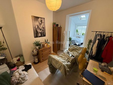 5 bedroom terraced house to rent - Photo 4