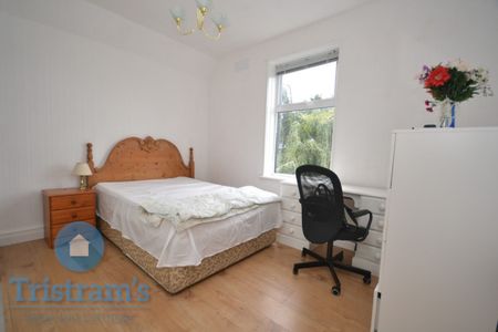 4 bed Flat for Rent - Photo 3