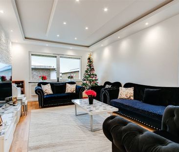 Tomtbergavägen, Norsborg - Photo 1