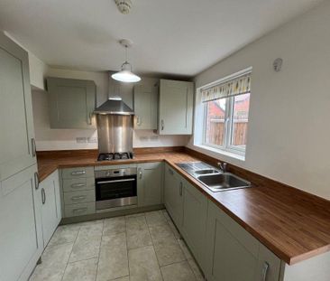 3 bedroom semi-detached house to rent - Photo 5