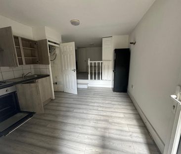 Studio Flat, Ilford Lane, IG1 - Photo 3