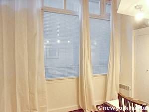 Logement à Paris, Location meublée - Photo 2