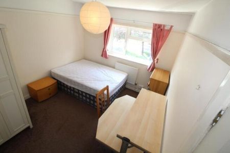 4 bedroom terraced house to rent - Photo 3