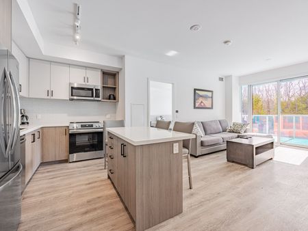 For Lease - 333 Sunseeker Avenue Unit# 412, Innisfil, Ontario - Photo 3