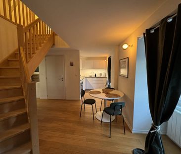 À LOUER ! Agréable appartement meublé de 2 pièces en duplex, cuisin... - Photo 1